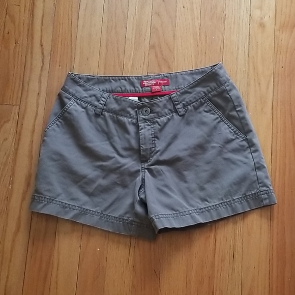EMS Cute Hiking Shorts - Picture 2 of 7